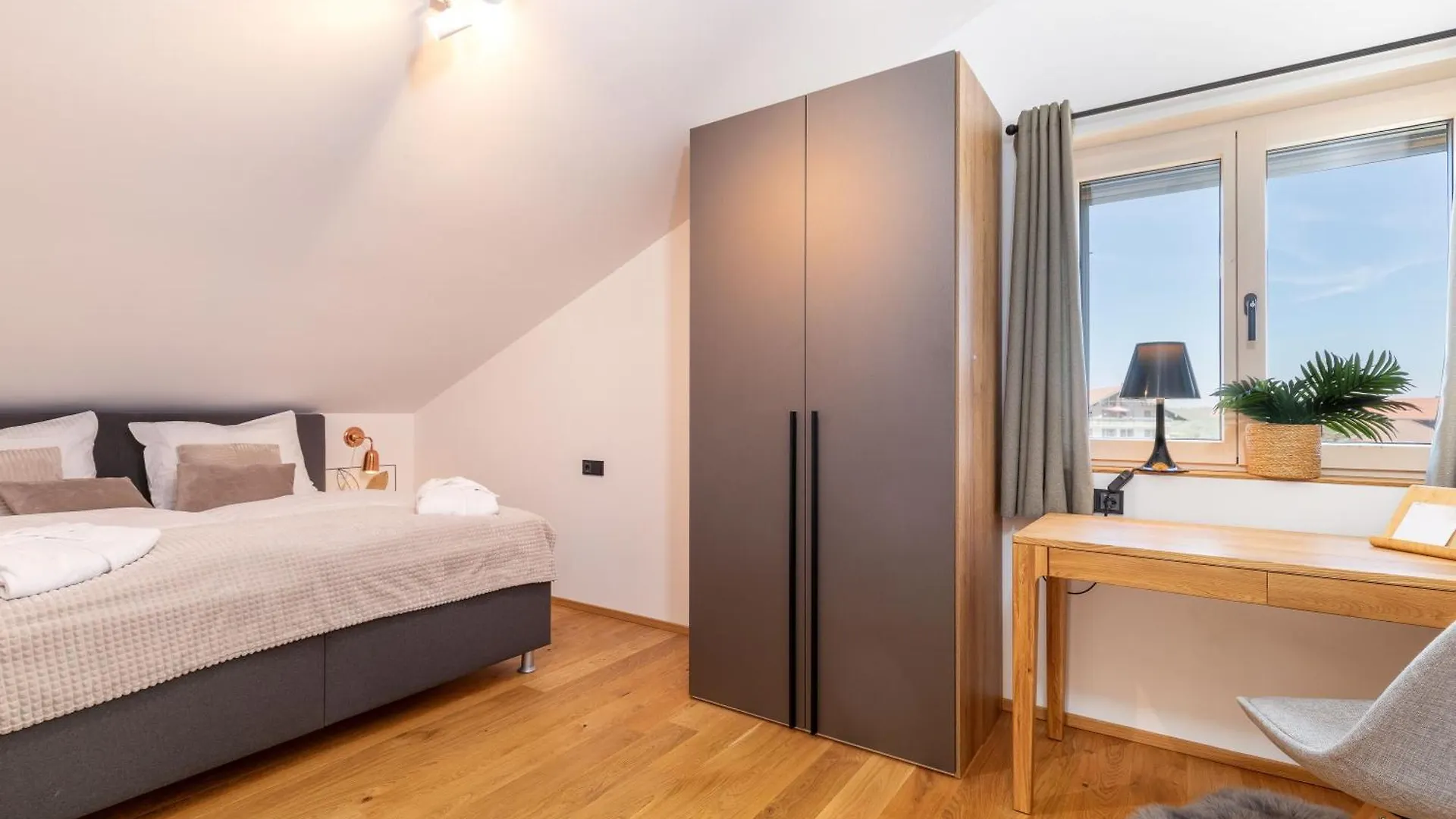 Chiemgauloft , 5 Sterne Ferienwohnung Am Chiemsee Ubersee Apartment